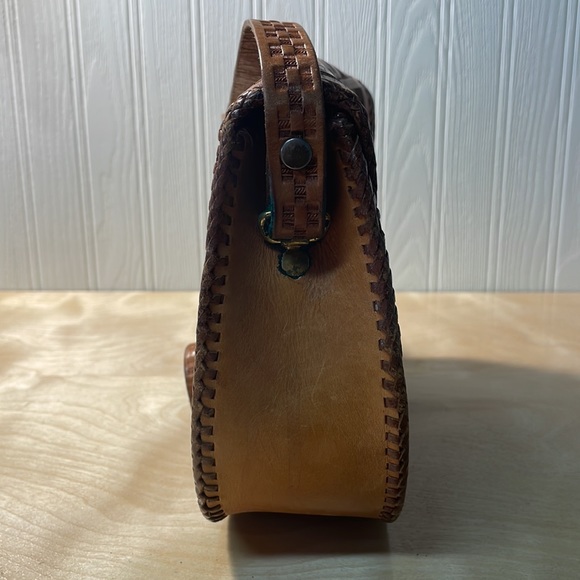 Vintage Floral Tooled Leather Purse - Picture 3 of 16